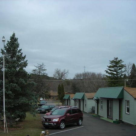 Deer Trail Motel Wisconsin Dells Extérieur photo