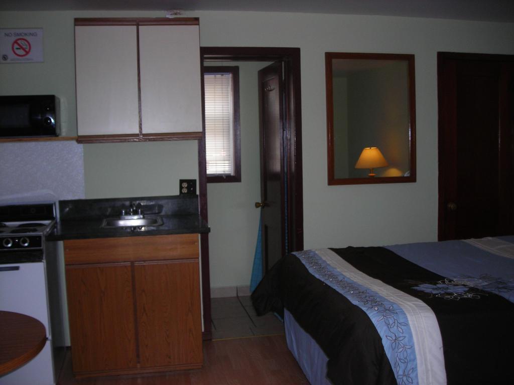 Deer Trail Motel Wisconsin Dells Chambre photo