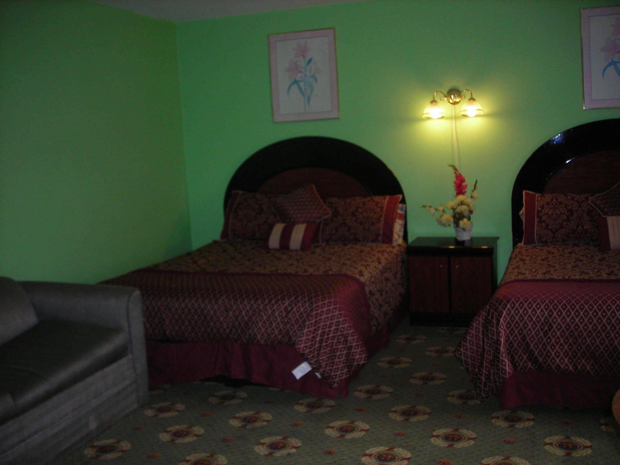 Deer Trail Motel Wisconsin Dells Extérieur photo